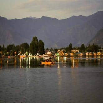 Stay On One Of The Luxurious Houseboats., Srinagar 4